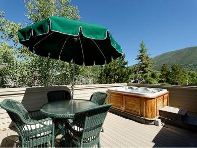 A WOW Interior Four Bedroom Luxury Ski Rental in Aspen